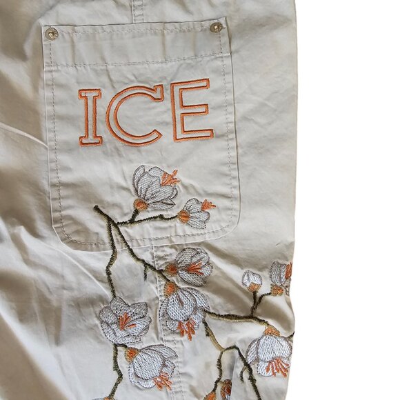 Ice Iceberg Flower Embroidered Cotton Shorts - Picture 3 of 8